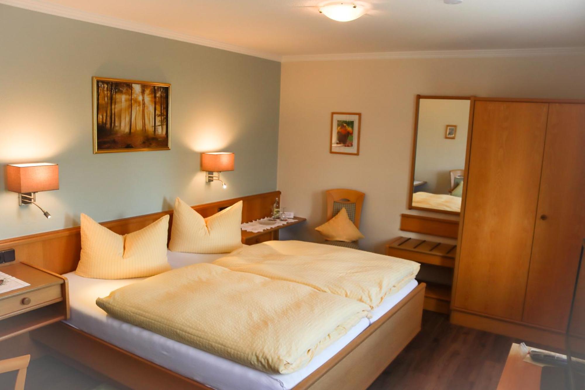 Landhotel Gasthof Zur Post Langewiese Экстерьер фото